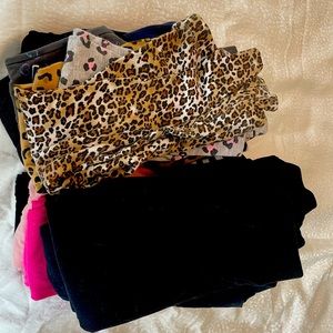Girls 5T leggings and jeans. 19 pairs
